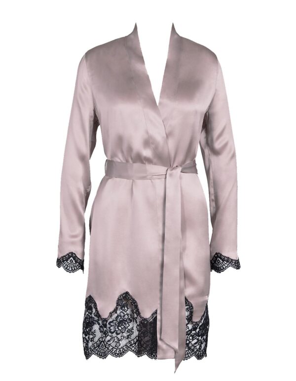 close up of Aubade Toi Mon Amour Silk Robe in Sonate Rose