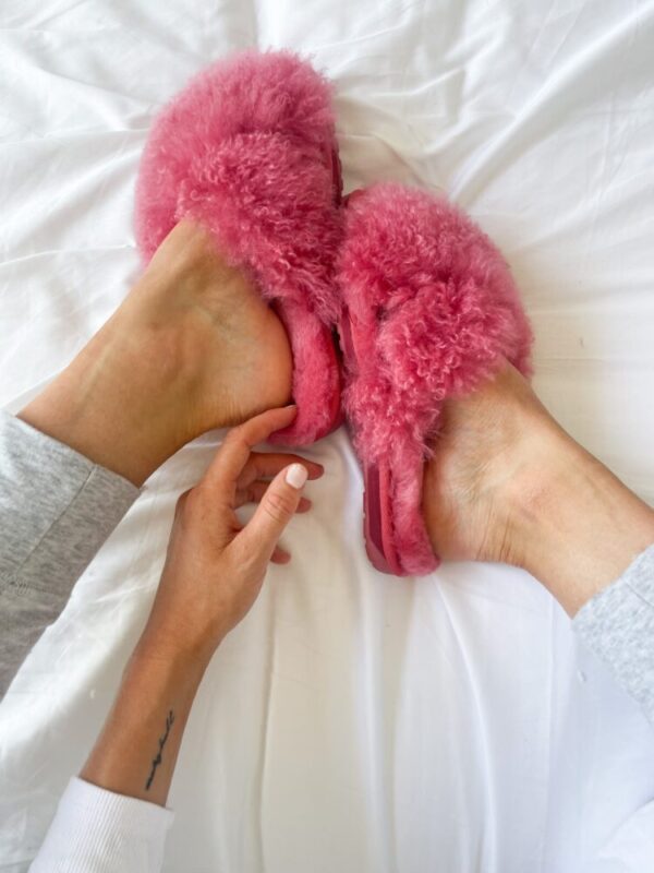 buy the Emu Mayberry Curly Slippers in Mineral Red
